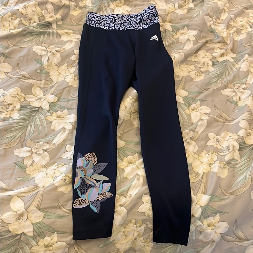 ❤️ 7  for 20 ❤️Adidas Black Leggings with Floral Design and Stretch Fit 12 girl